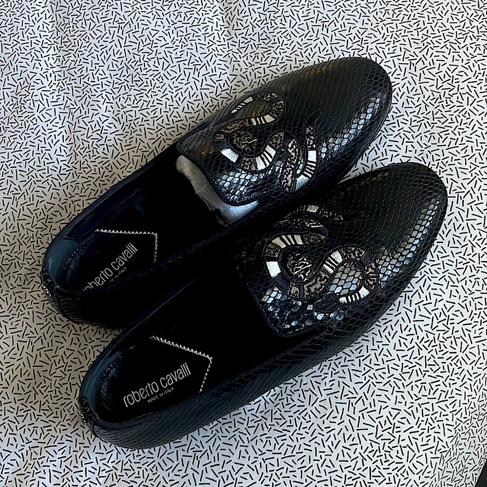 Nice Roberto cavalier slip wear it once , shoe is too tight on me